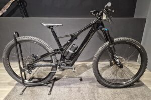 TURBO LEVO COMP CARBON - L